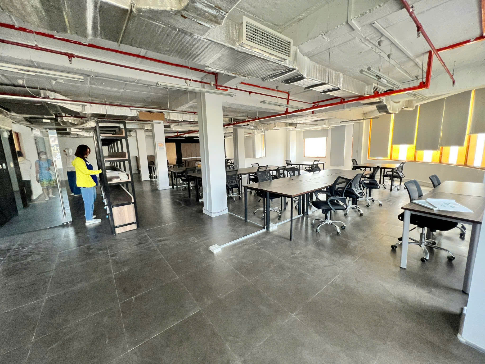 Tòa nhà: Ong Ong Building còn trống đang cho thuê lại - ThueVanPhongHCM.Com