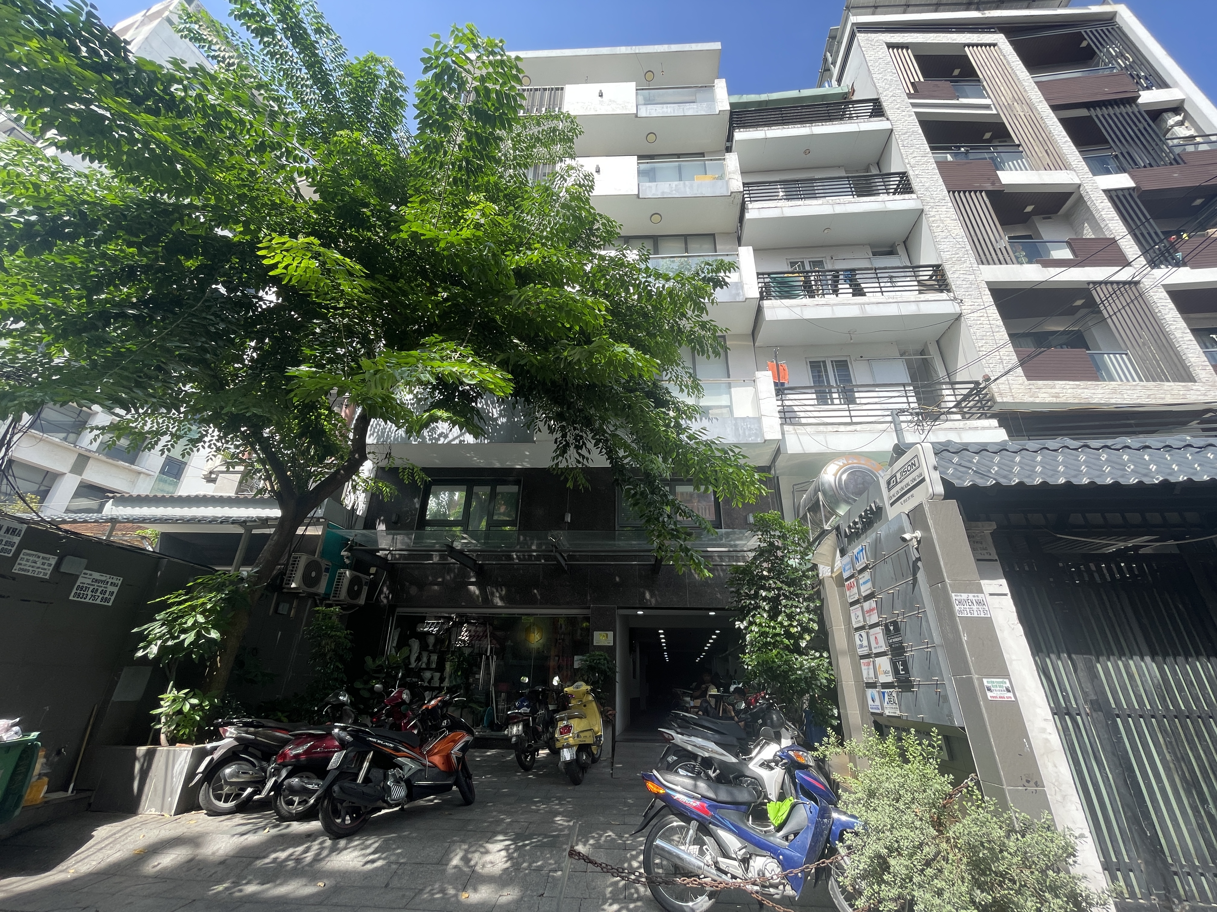 Tòa nhà: Arc Real Building còn trống đang cho thuê lại ...